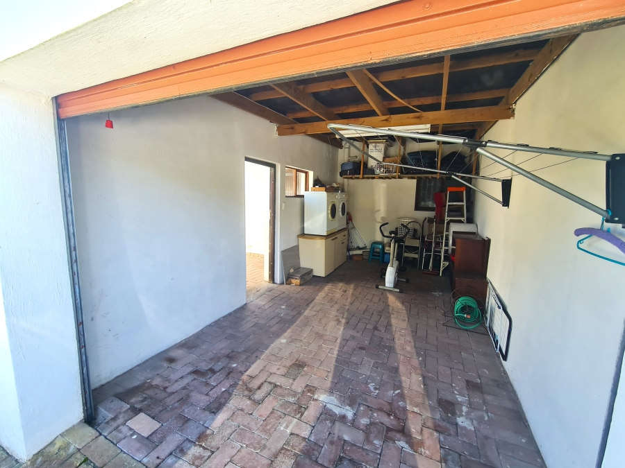 2 Bedroom Property for Sale in Paradise Beach Eastern Cape